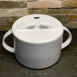 BergHOFF | White Porcelain Tureen / Casserole Dish